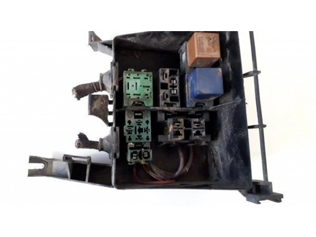 Блок предохранителей 90491314, 90 491 314 Ford Mondeo MK I