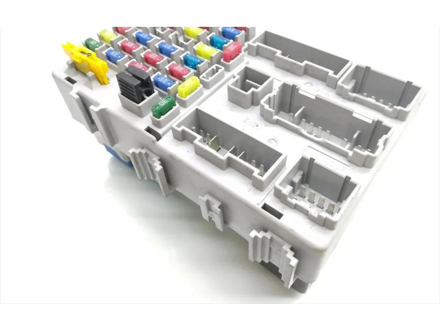 Блок предохранителей 91198-1C110   Hyundai Getz    