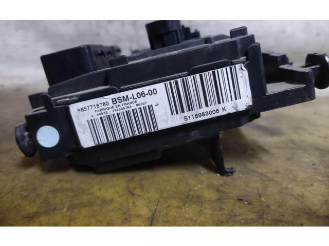 Блок предохранителей 9657718780 Citroen C4 I