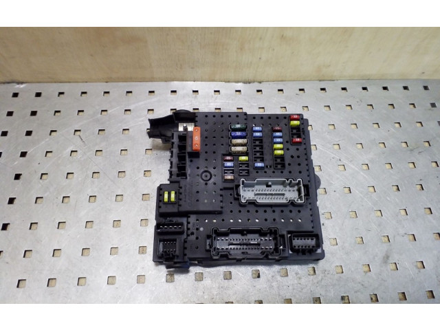Блок предохранителей 30786646, 28080156   Volvo XC70    