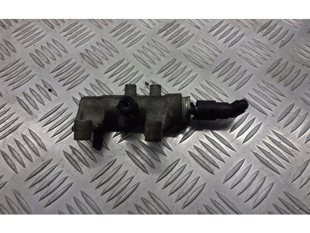 Vstřikovací lišta 55203803   Opel Zafira B     