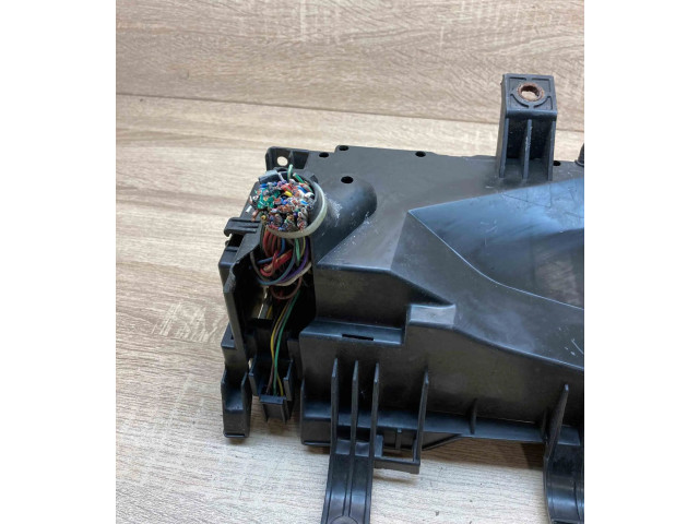 Pojistková skříňka V23134J59X431 Mazda 6 2002