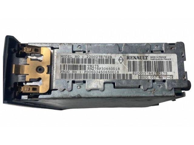 Радио/ проигрыватель CD/DVD / навигация