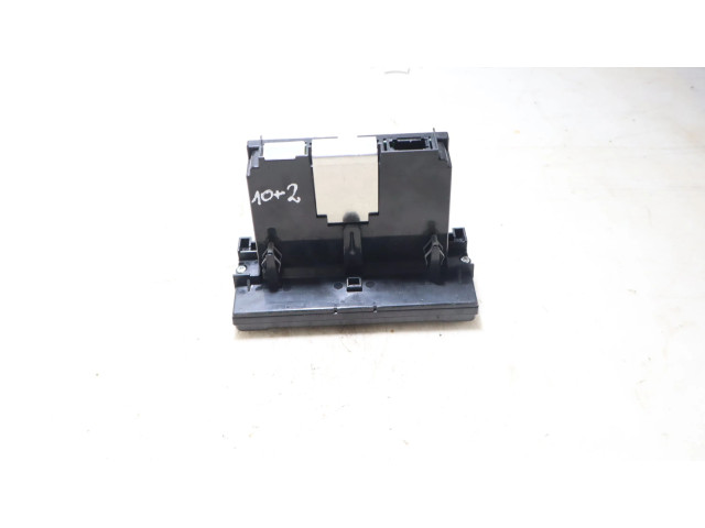 Дисплей       Volvo V50