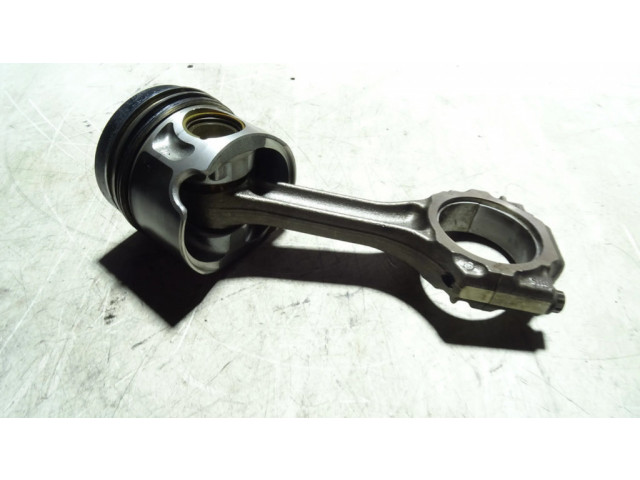 Píst 33FB, HAZ2701 Alfa Romeo 147 pro naftový motor 1.9