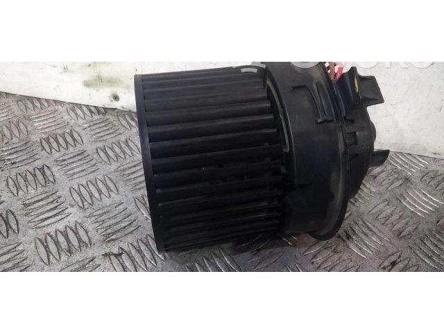 Вентилятор печки    272100975R   Dacia Sandero