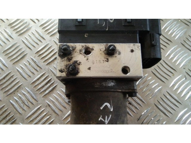 Блок АБС MR449642, 243110100006 Mitsubishi L200 1996-2006 года
