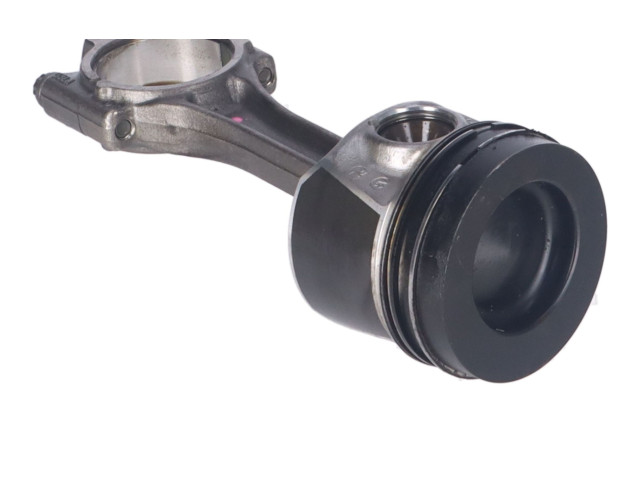 Шатун  03L105401A    Volkswagen Golf VII  