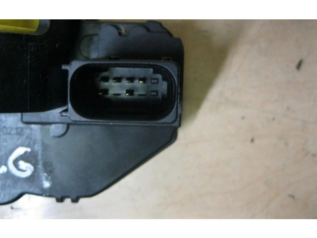 Zámek zadních dveří 13503787, I2456 Chevrolet Cruze 2011