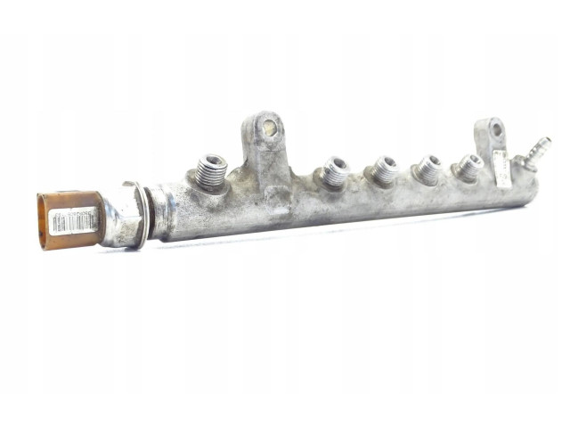 Топливная рампа 03L089C Audi A3 S3 8P