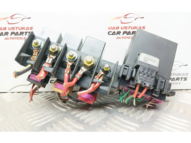 Блок предохранителей 8L0941822   Skoda Octavia Mk1 (1U)    