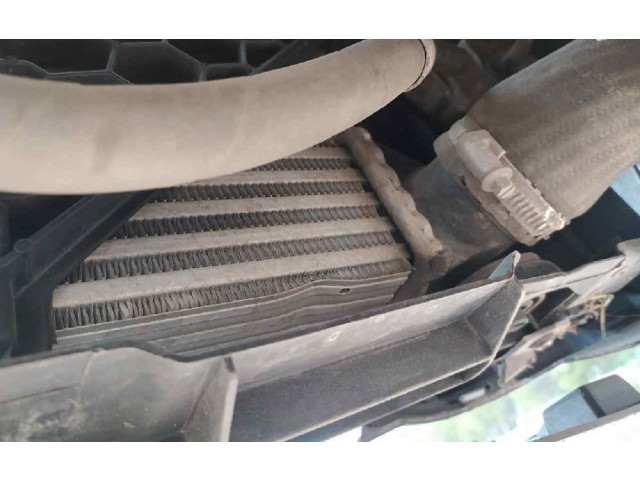 Радиатор интеркулера Audi A1 2010 - 2018 года 6R0145805