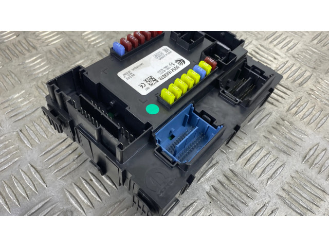 Блок предохранителей 00521663070 Jeep Renegade