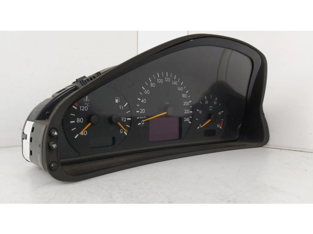 Přístrojová deska Mercedes-Benz E W210 2001 88311281, 87001357