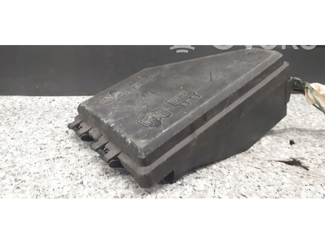 Блок предохранителей  yqe103720   Rover 25    