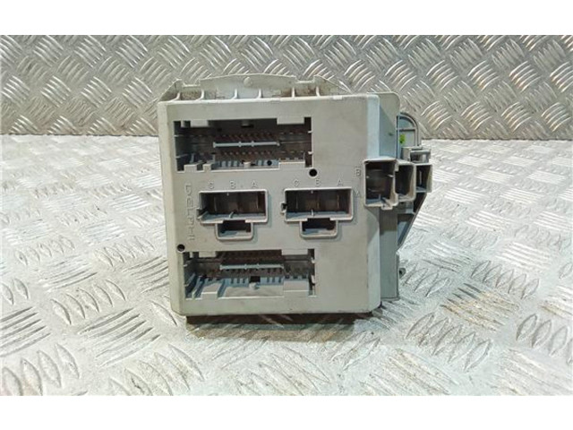 Блок предохранителей 51815360, 51815360 Fiat Linea