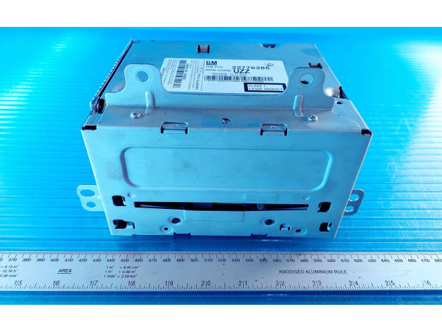 Радио/ проигрыватель CD/DVD / навигация