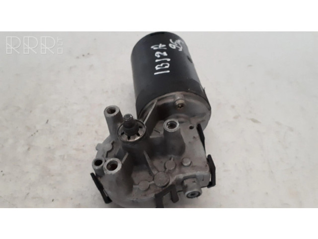 Двигатель стеклоочистителей