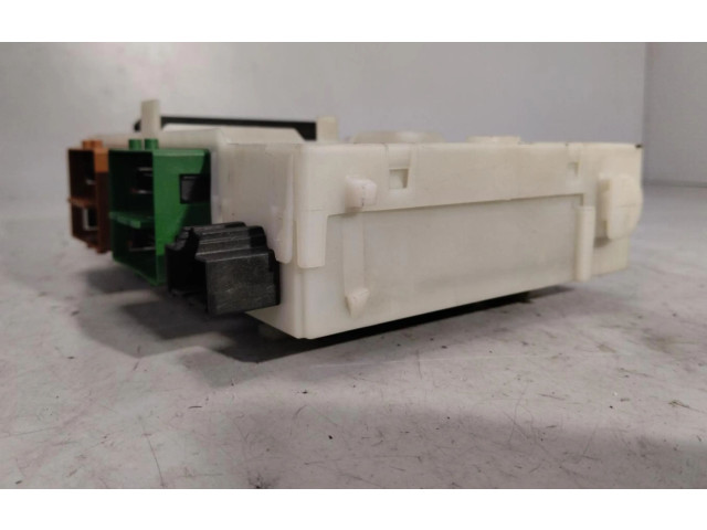 Блок предохранителей 7G9T14C256HA Volvo S80