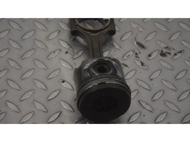  Поршень D 5244 T4   Volvo XC90  