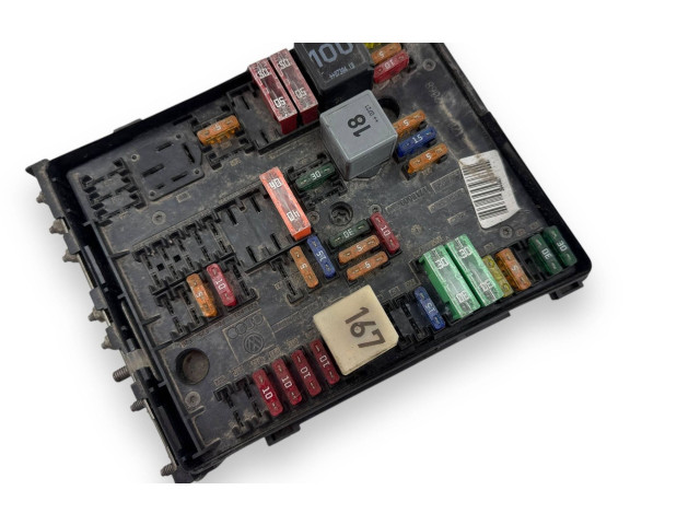 Блок предохранителей 1K0937124P   Audi A3 S3 8P    