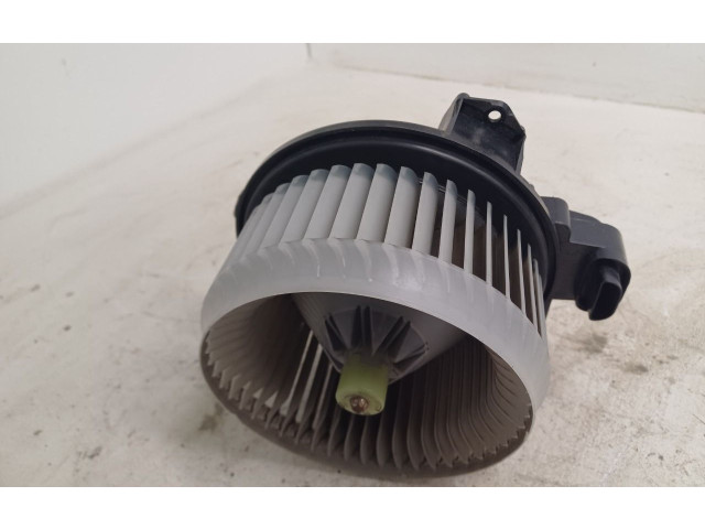 Поршень Вентилятор печки 2ZR-FAE 8710302150  Toyota Verso  