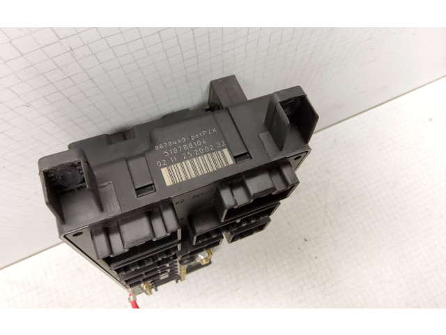 Блок предохранителей 8678449, 518788104 Volvo V70