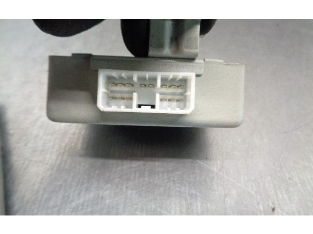 Блок управления 957002G000   KIA Magentis