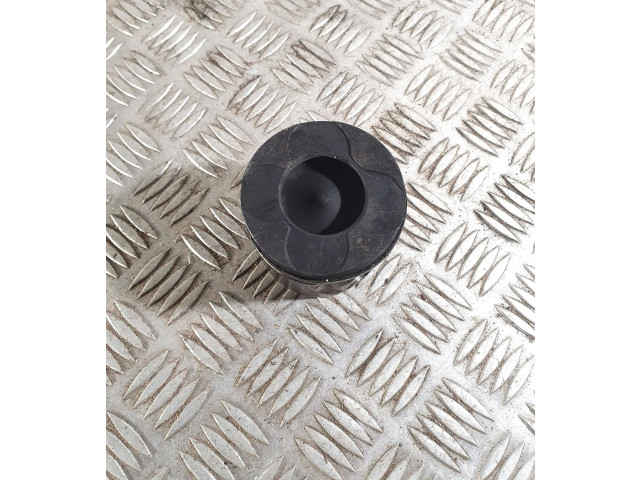 Píst 81L123 Volvo V70