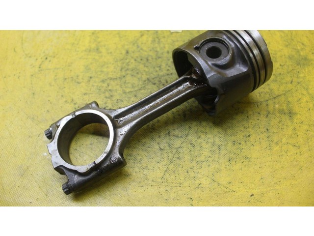 Поршень с шатуном Volvo S60