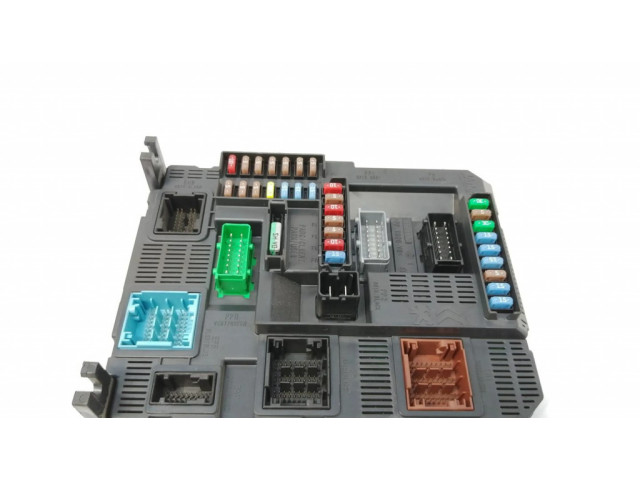 Блок предохранителей 1611785780, 9807532080   Peugeot 2008 II    