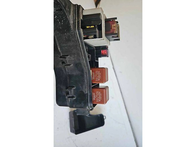 Блок предохранителей     Toyota Corolla Verso E121    