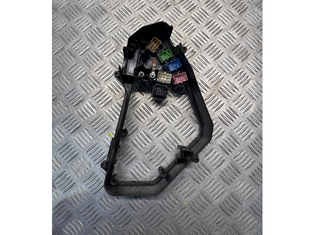 Pojistková skříňka 7L0937615 Audi Q7 4L 2012