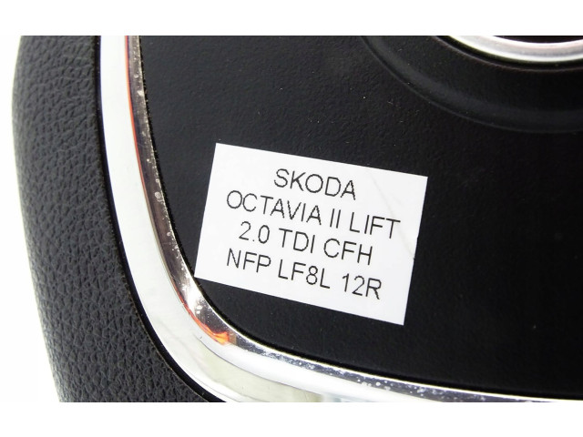 Подушка безопасности водителя 1Z0880201AQ Skoda Octavia Mk2 (1Z)