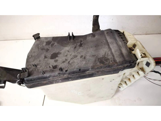   Pojistková skříňka    Mercedes-Benz E W212 2010