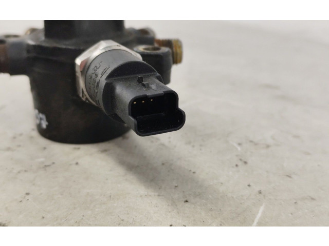 Топливная рампа 9307Z502B, R9144Z010B Renault Clio II