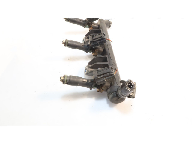 Топливная рампа    Skoda Fabia Mk2 (5J)   для двигателя BBM