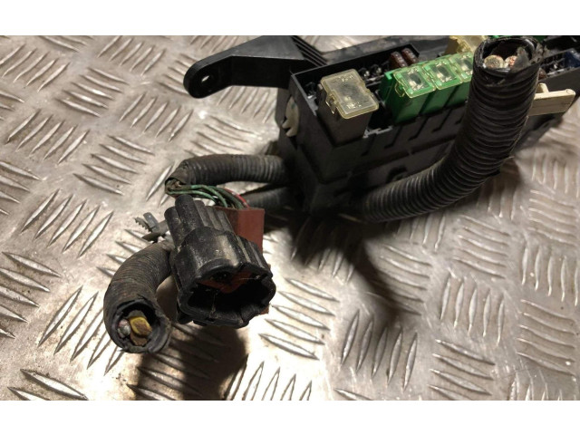   Pojistková skříňka 71543050, 71543052   Nissan Maxima 1999