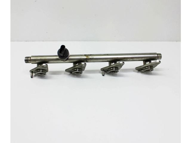 Топливная рампа A2700780645   Mercedes-Benz CLA C117 X117 W117   для двигателя M 270.920