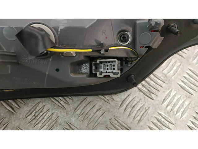 Задний фонарь правый 68102920AC    Jeep Cherokee   2013-2020 года