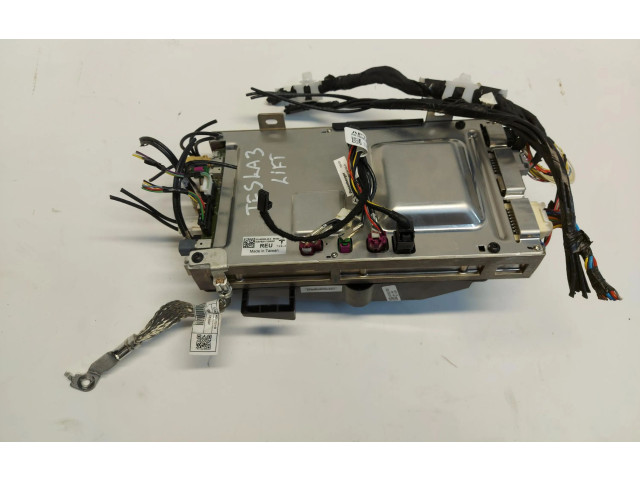 Řídící jednotka 1462554-05-k   Tesla Model 3 2020