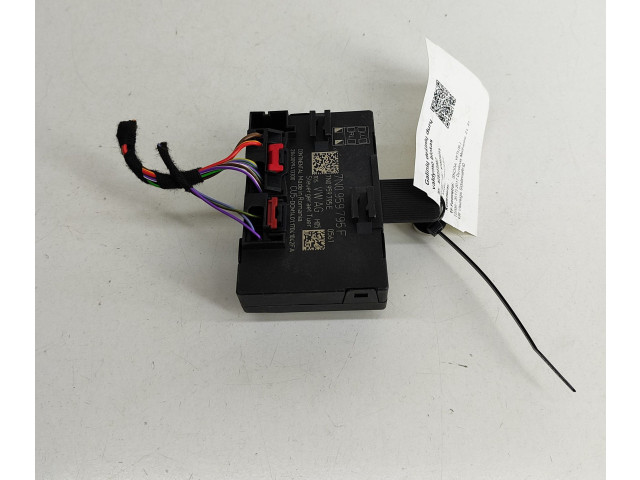 Блок управления дверью 7N0959795F, 7N0959795E Skoda Yeti (5L)