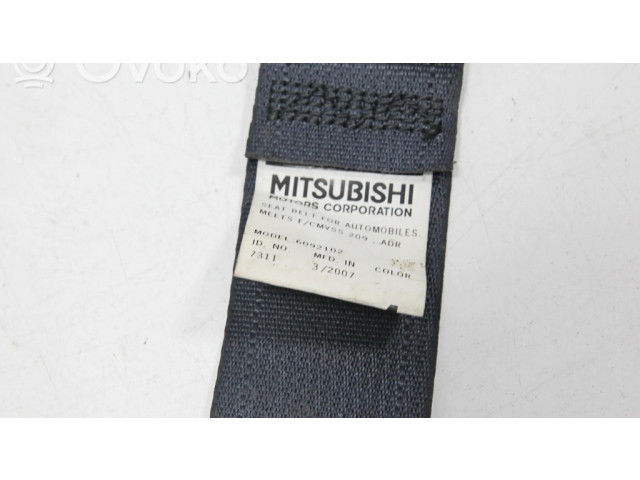 Задний ремень безопасности