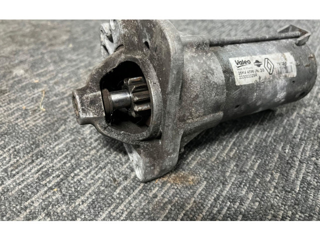 Масляный насос   233003329R  Renault Clio IV 