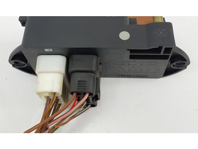 Блок предохранителей LJB2800AA Jaguar XK8 - XKR