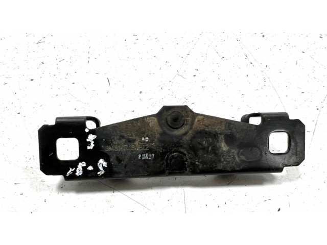 Петля замка багажника