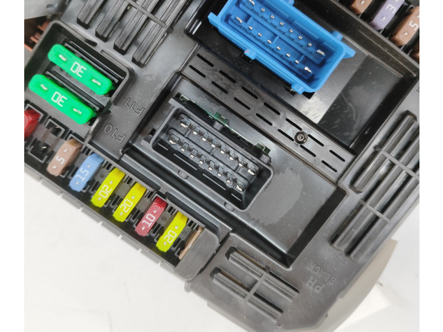 Блок предохранителей 9832880680 Citroen C3 Aircross