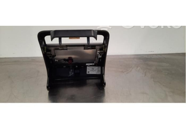 Дисплей    187593100D   Tesla Model 3