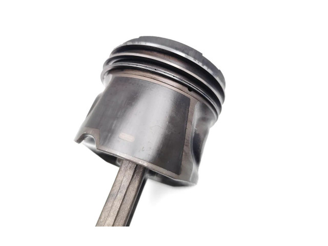 Поршень с шатуном D5244T8 D5244T8 Volvo C70