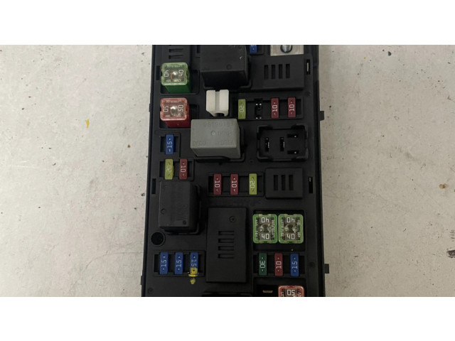 Блок предохранителей 95272111   Chevrolet Spark    